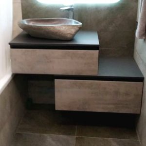 Лаконичная тумба в ванную комнату